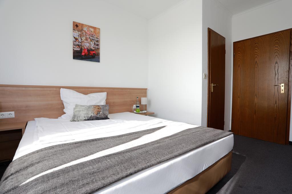 Hotel Zwei&Vierzig Vallendar Esterno foto
